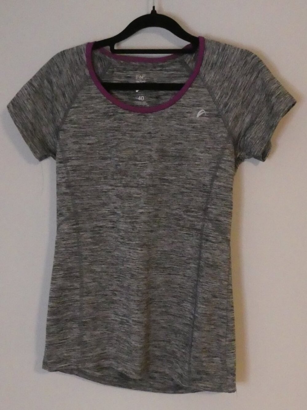 F&F ACTIVE Grey and Black Short Sleeve Workout Top - Size 8 US | 40 EUR